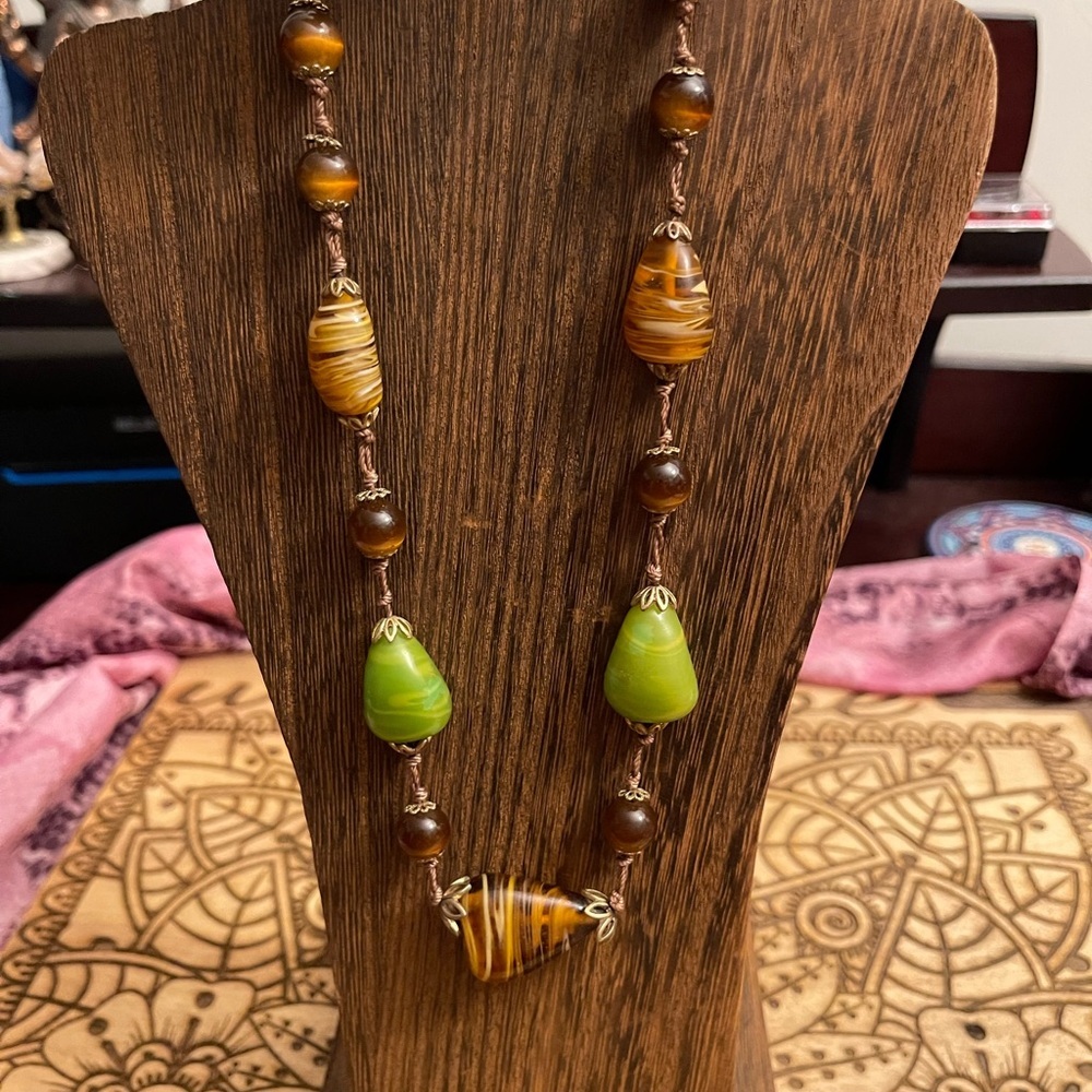 VINTAGE GLASS STONE NECKLACE - Picture 7 of 13